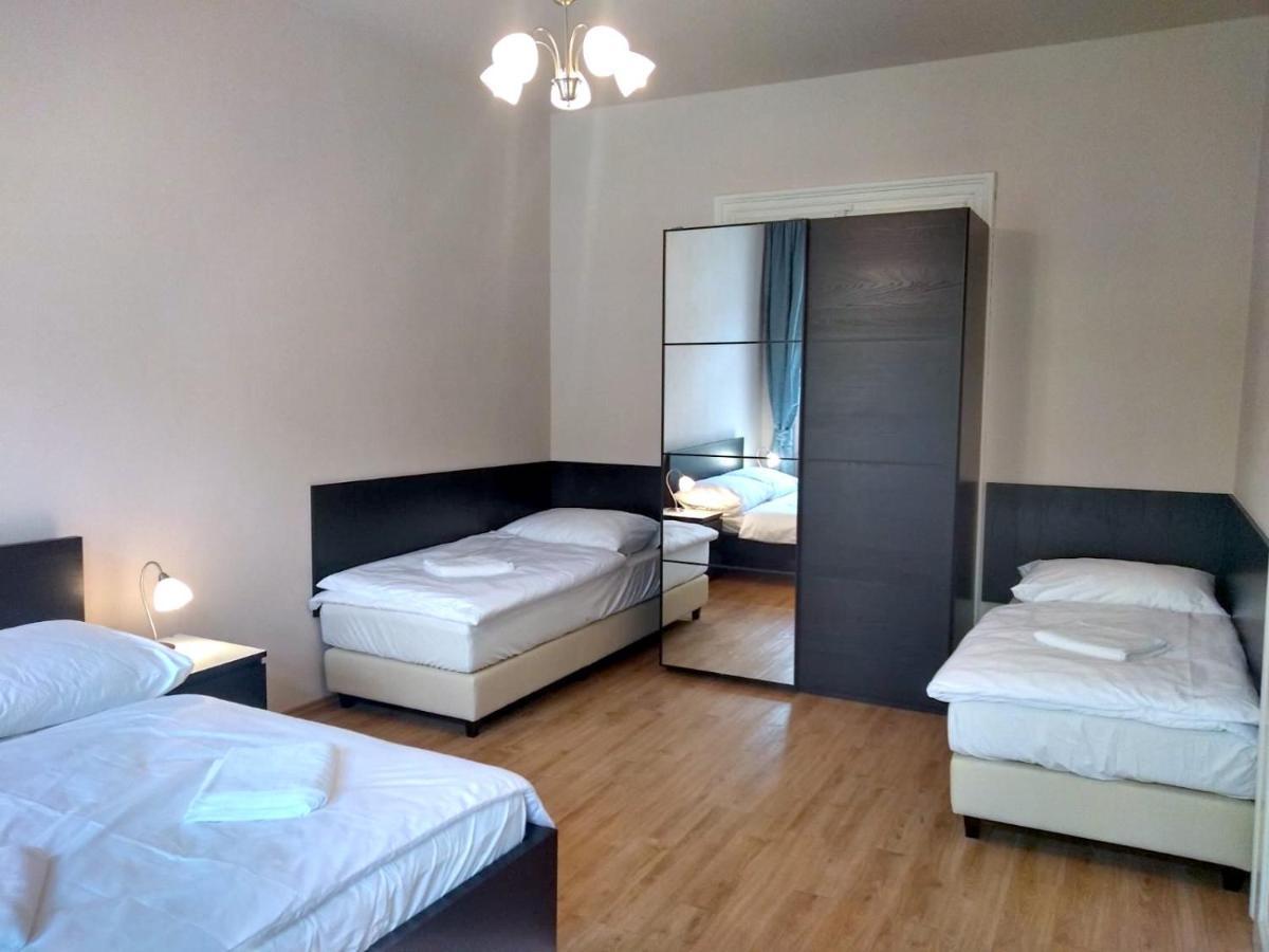 Valentine'S National Museum Apartments Prague Luaran gambar